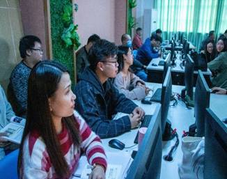 亮丽登场---广州华夏职业学院信息化智能科技工程技术开发中心揭牌成立